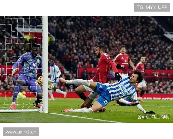 曼联防线失误频繁引发争议,本赛季球队稳定性面临考验