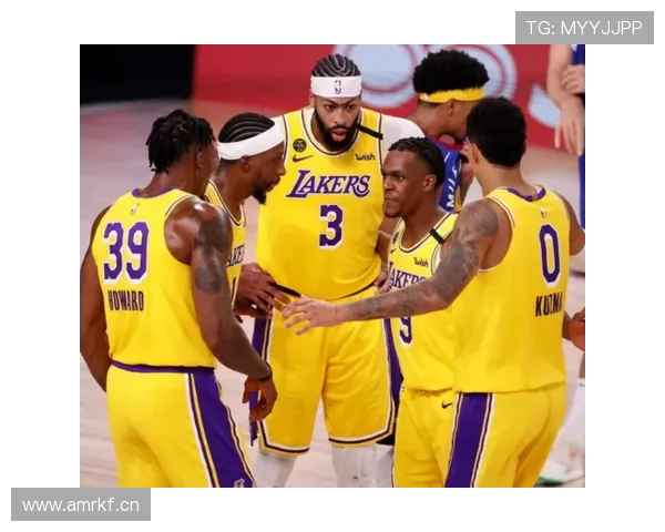 戴维斯强化低位单打 与约基奇拉开内线效率差异